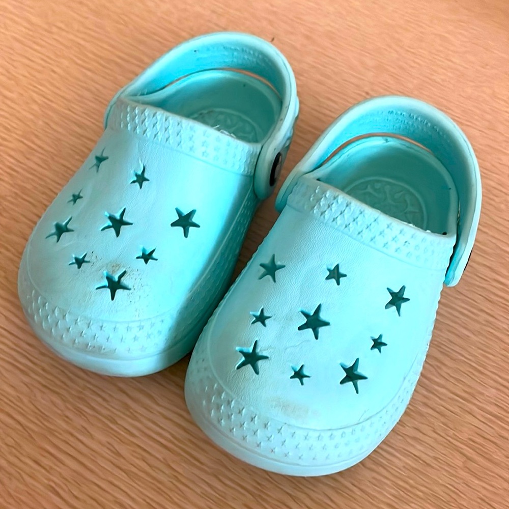 Aqua Lily & Dan garden shoes